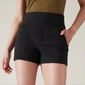 Athleta Trekkie North Short